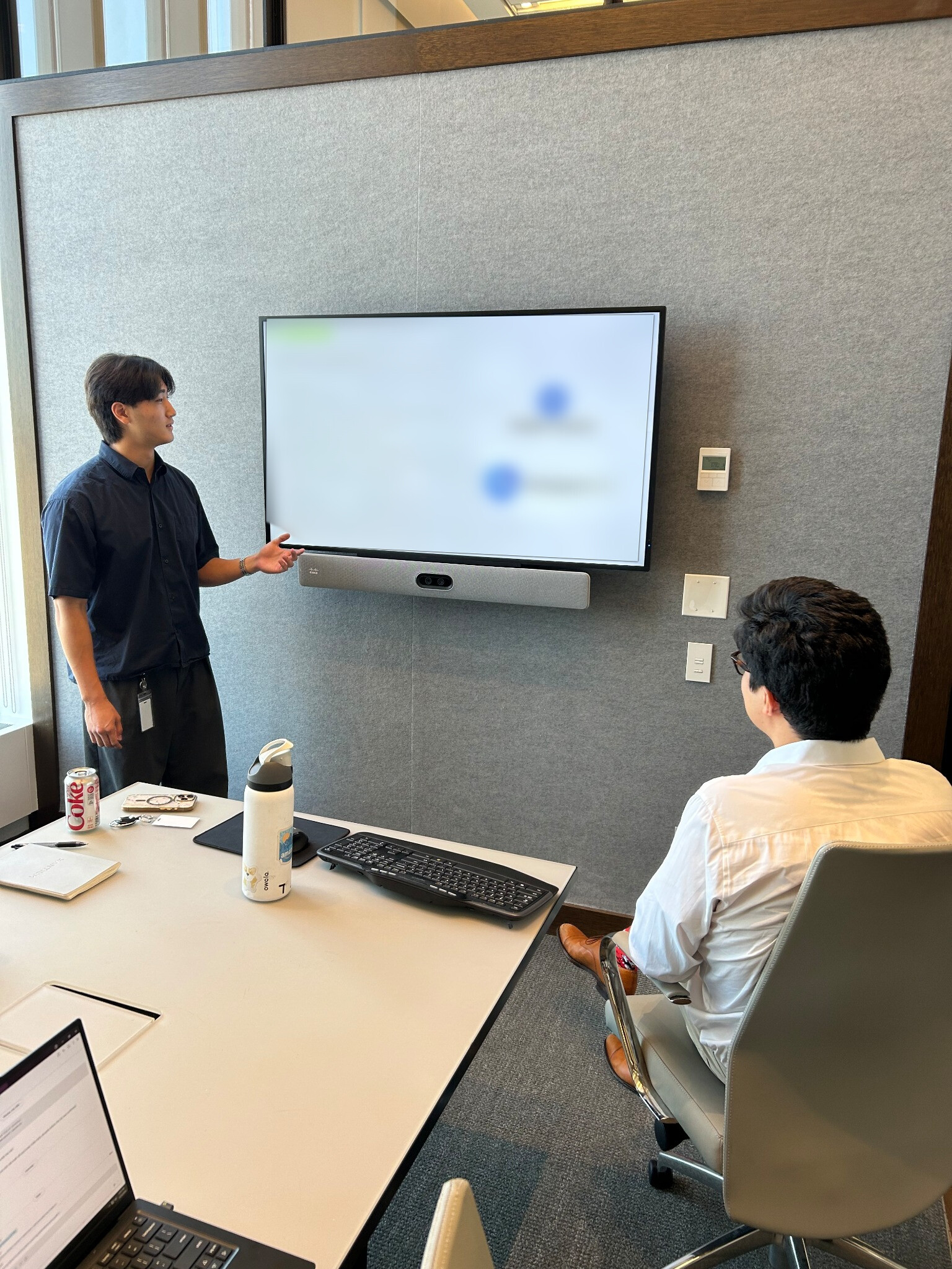 Intern presentation in the office